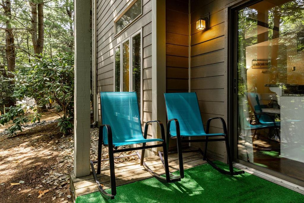 Cozy Condo In Wintergreen Resort That Sleeps 4! Lyndhurst Bagian luar foto
