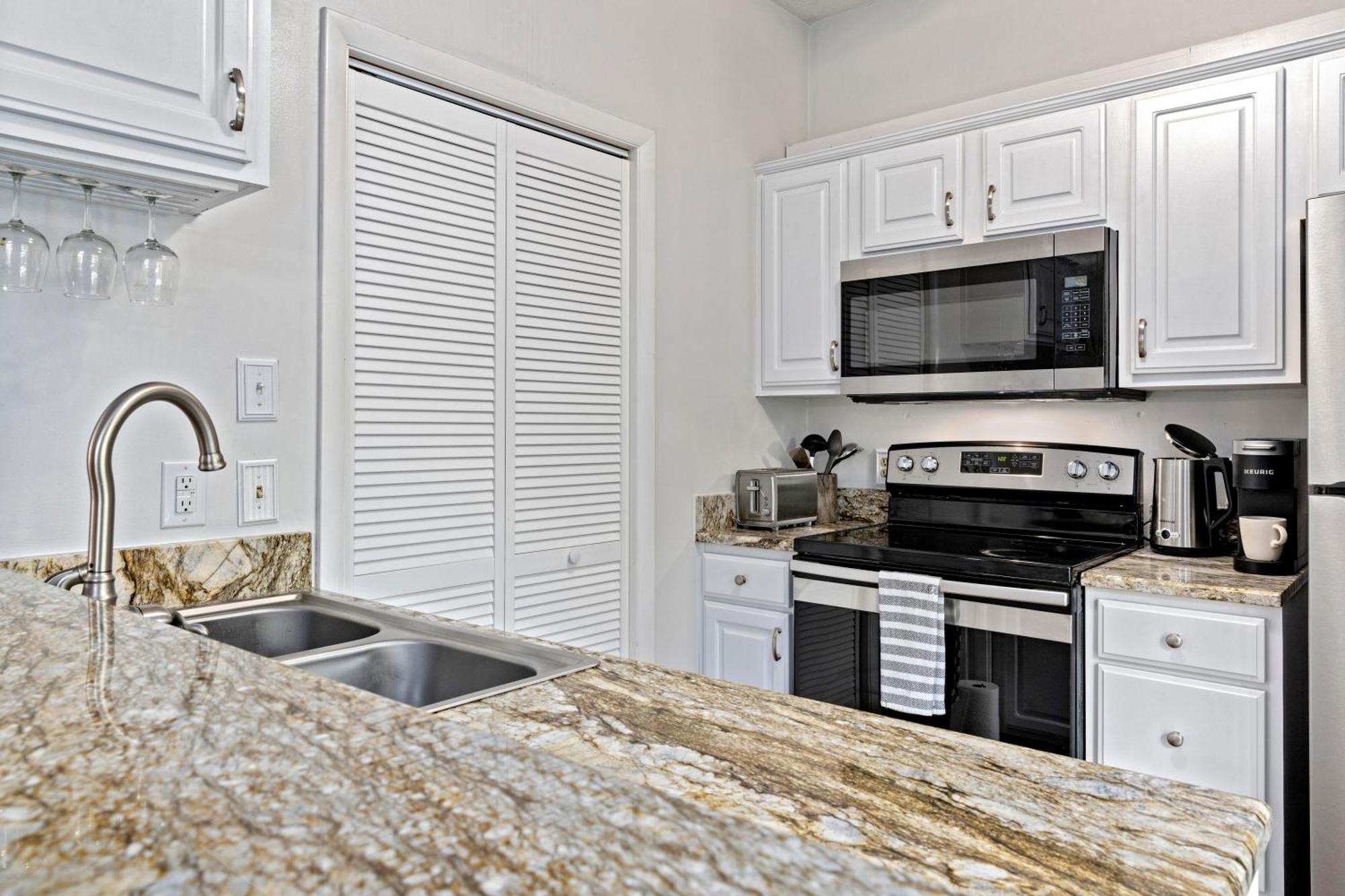 Cozy Condo In Wintergreen Resort That Sleeps 4! Lyndhurst Bagian luar foto